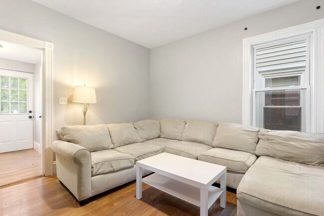 Foto del edificio - 635 Dorchester Ave