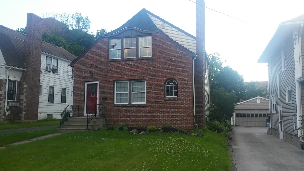 9 Beverly Ave, Lockport, NY 14094 Apartments in Lockport, NY
