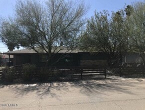 Building Photo - 603 E Solana Dr