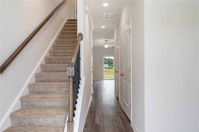 Building Photo - 105 Weaver Way