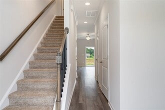 Building Photo - 105 Weaver Way Building Photo - 105 Weaver Way