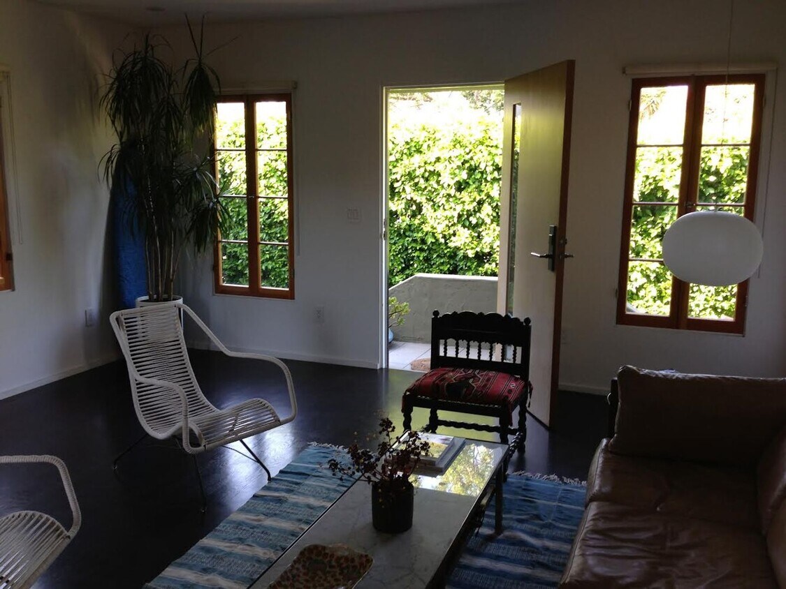 Foto principal - 4246 Lexington Ave