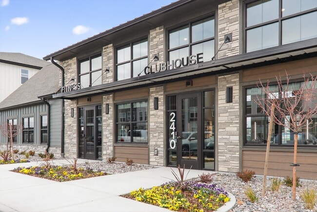 Building Photo - The Logan Luxury Apartments