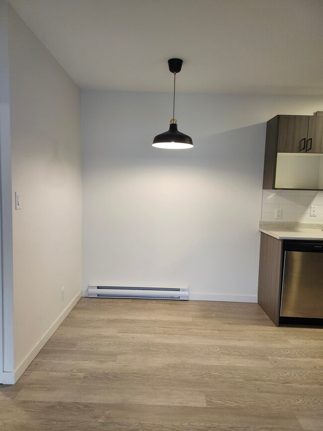 Building Photo - 3602 27 Av