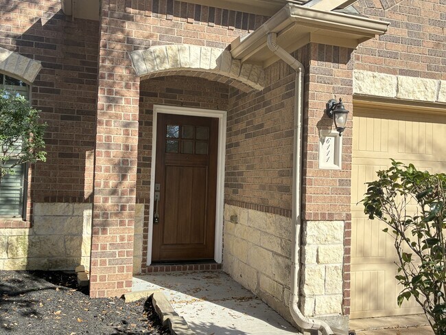 Foto del edificio - 6111 Grassy Haven Ln