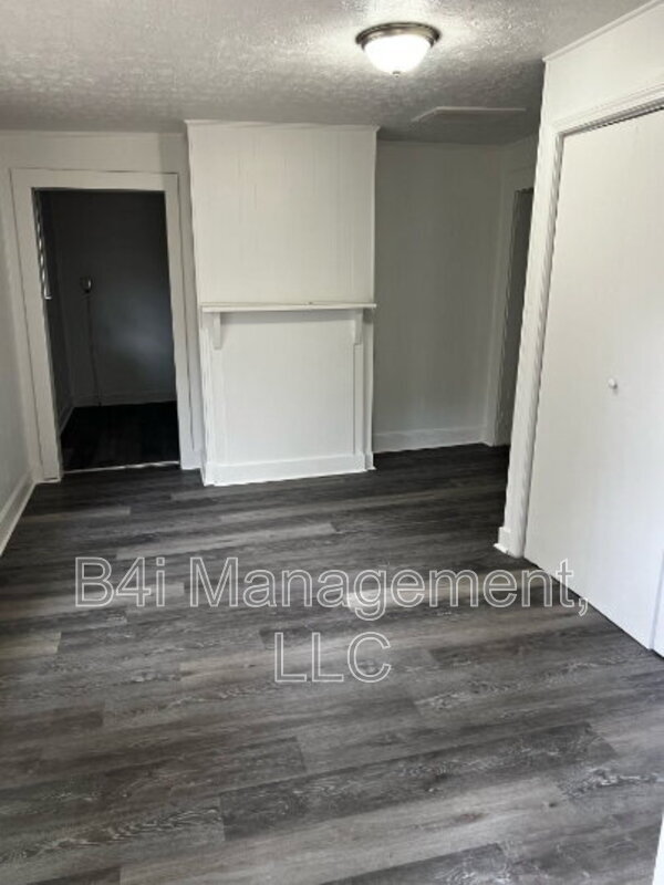 Building Photo - 511 Alford St