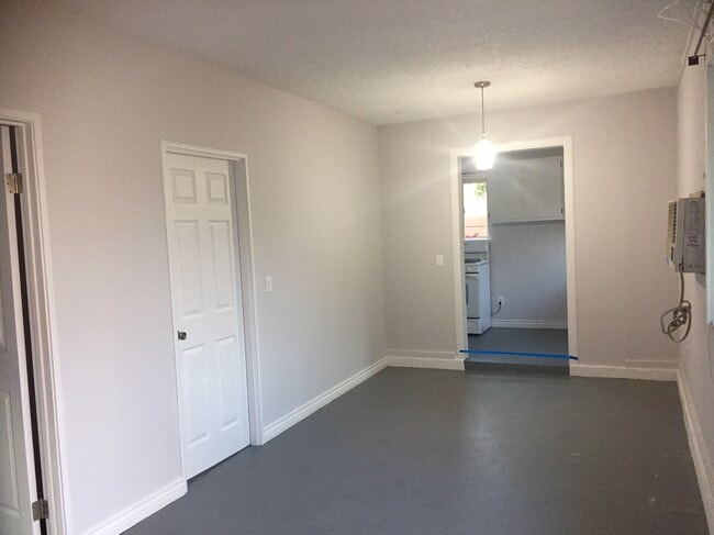 Building Photo - 1011 Wileman St
