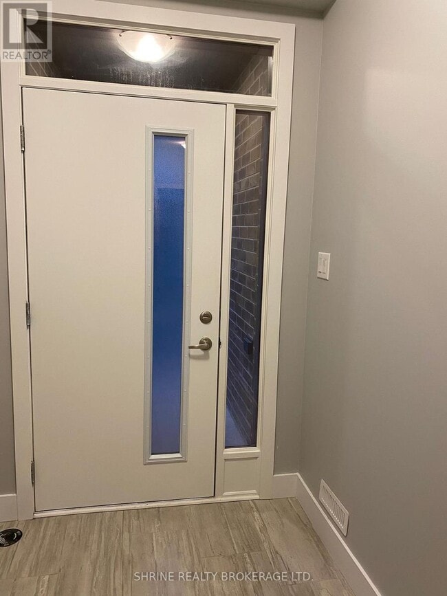 Building Photo - 2070 Meadowgate Blvd