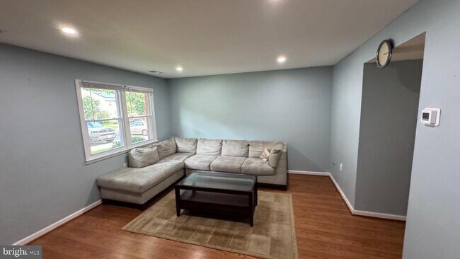 Foto del edificio - 14582 Earlham Ct