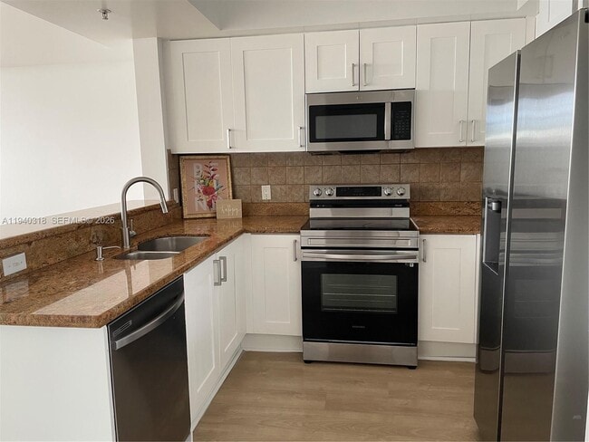 Building Photo - 1745 E Hallandale Beach Blvd