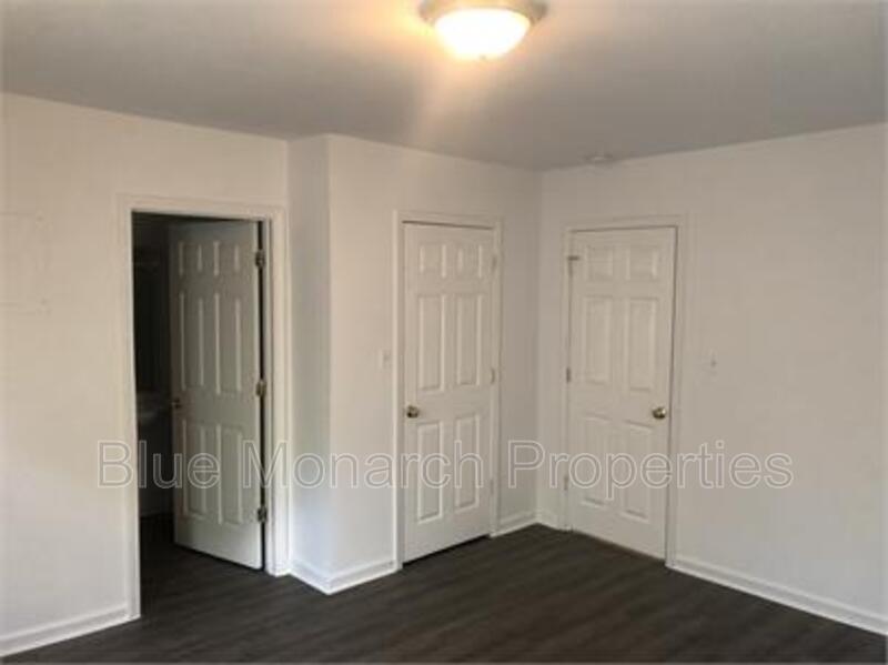 Foto principal - 311 Rogers Lake Rd