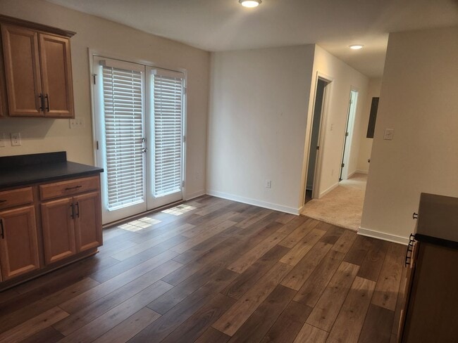 Foto del edificio - Chesterfield-4 Bed 2.5 Bath 2 House-Conven...