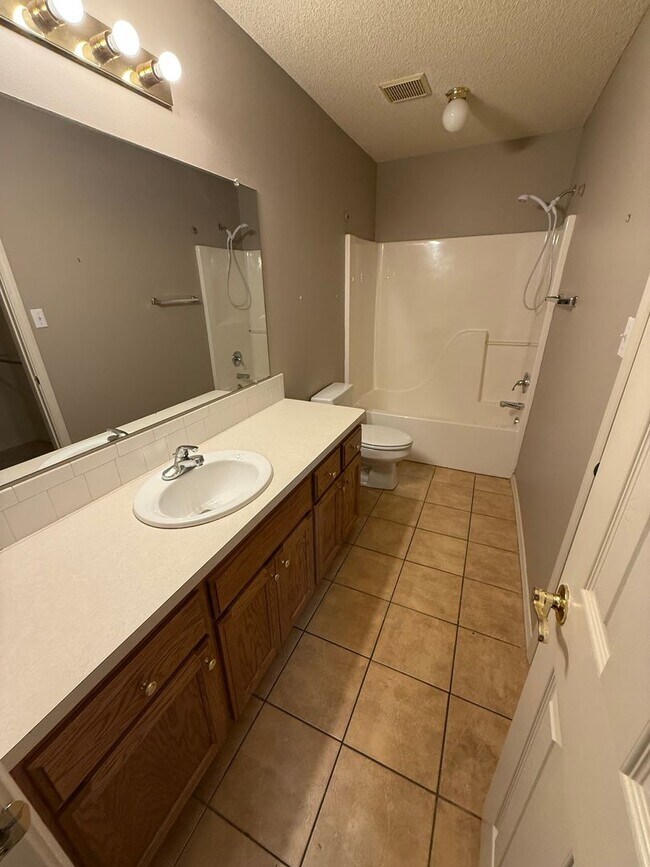 Foto del edificio - 1824 Wilder Ln