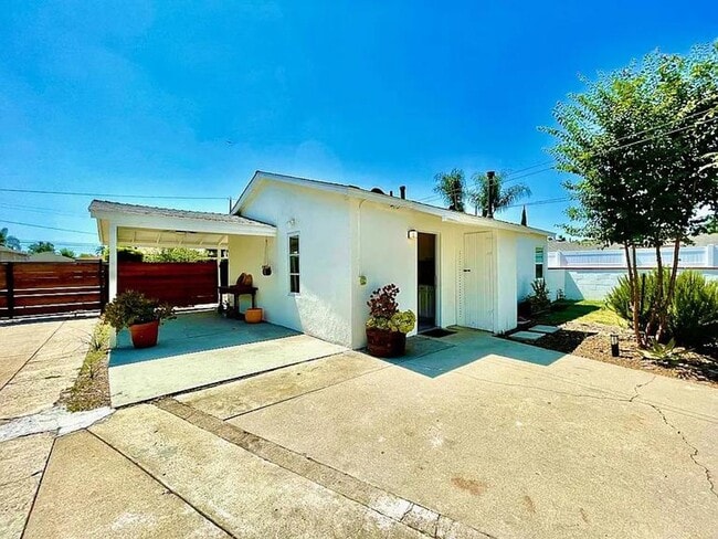 Foto del edificio - 9221 Laurel Ave