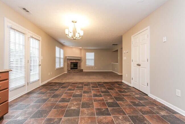 Building Photo - 10555 Wintergreen Way