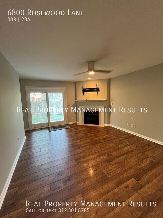 Foto del edificio - 6800 Rosewood Ln