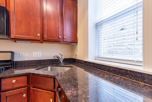 Foto del edificio - 3212 N Clifton Ave