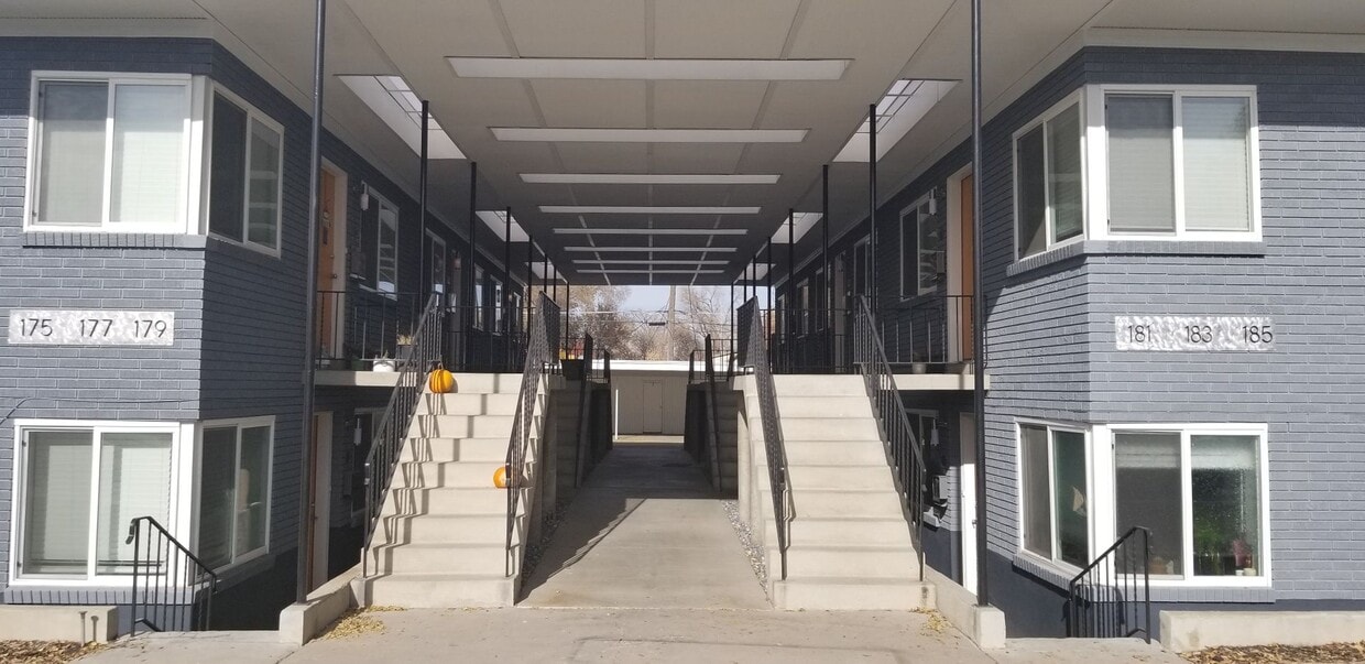 1 Bedroom Apartment Available February 1st - 1 Bedroom Apartment Available February 1st