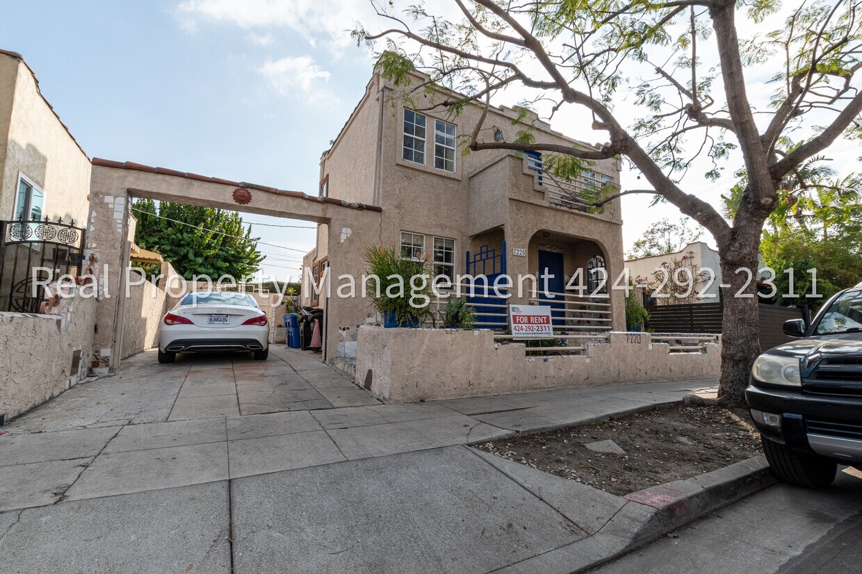 Foto principal - 7220 Waring Ave