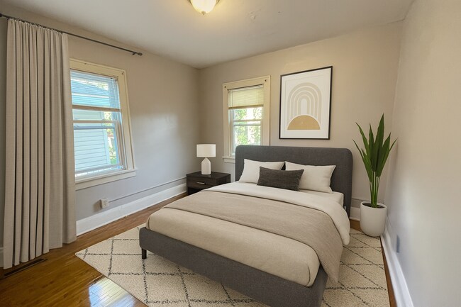 Foto del edificio - Huge 6 Bed with 2 Bonus Rooms for Den/Offi...