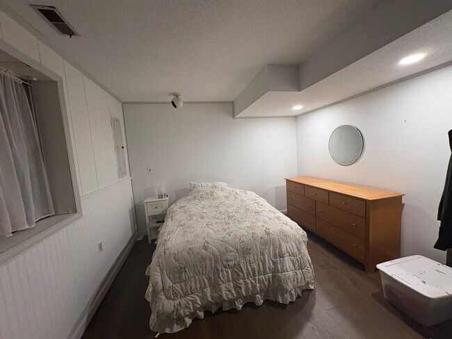 Foto del edificio - 24 Marrow Ln
