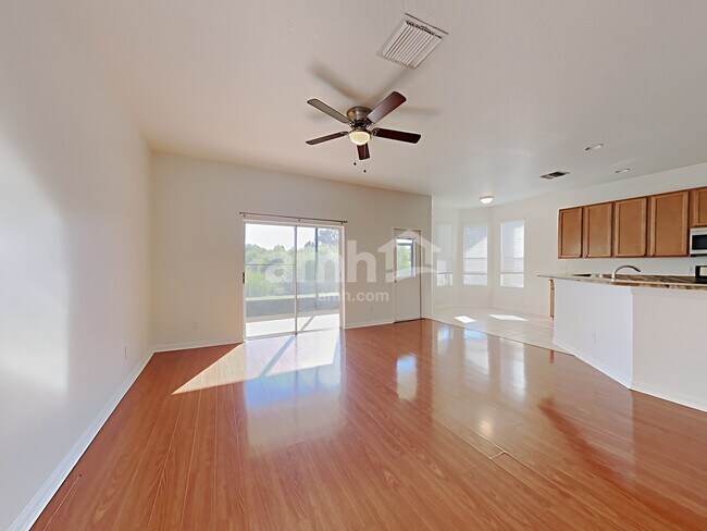 Foto del edificio - 5126 Clover Mist Dr