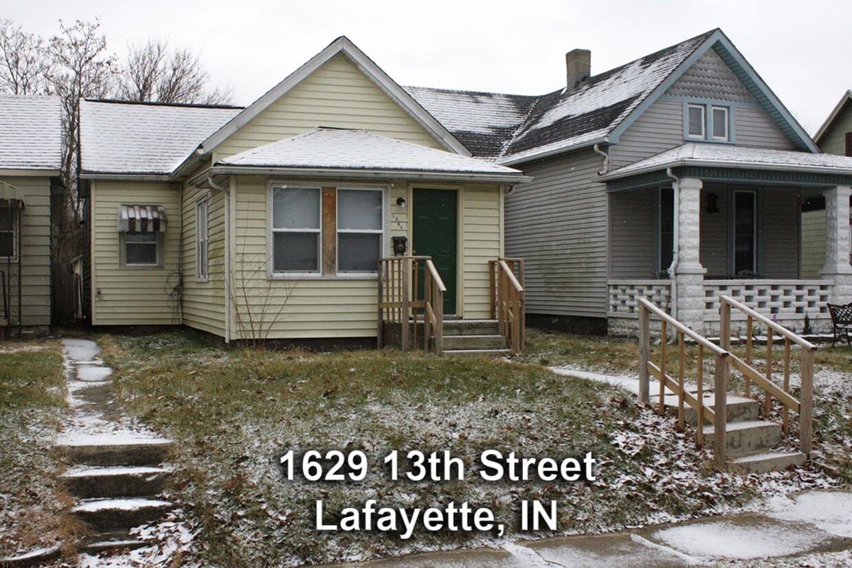 Primary Photo - 2 bed 1 bath home with garage