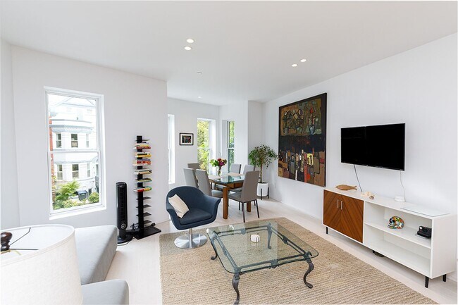 Foto del edificio - Modern Penthouse in Columbia Heights
