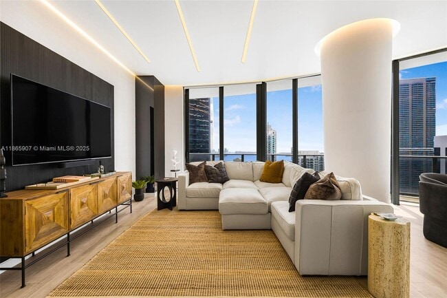 Foto del edificio - 45 SW 9th St