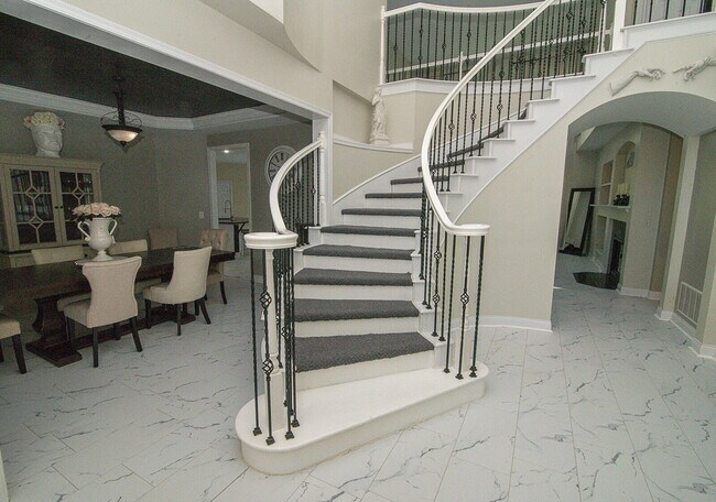 Foto del edificio - 7676 Big Cedar Ct