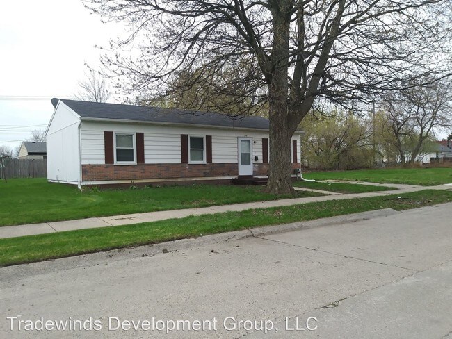 Building Photo - 4 br, 1 bath House - 144 Court Street
