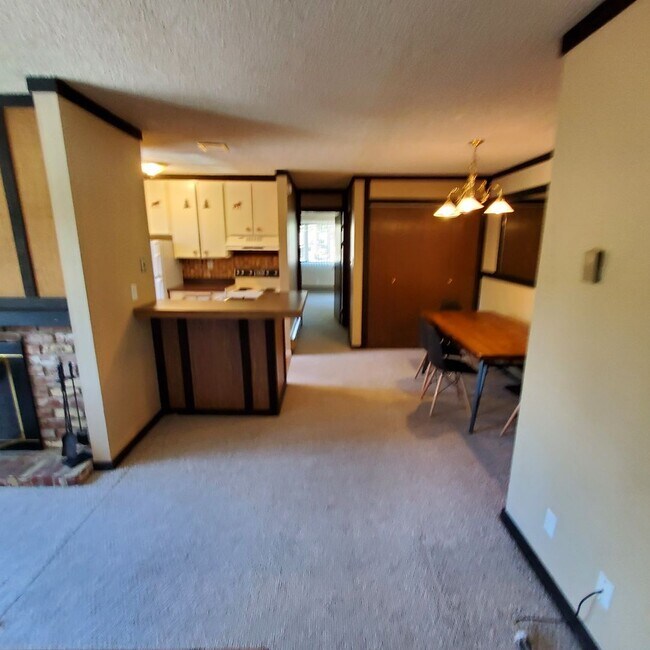 Foto del edificio - New Listing! LONG TERM: Great Amenities! Spacious Interior! Private Beach!