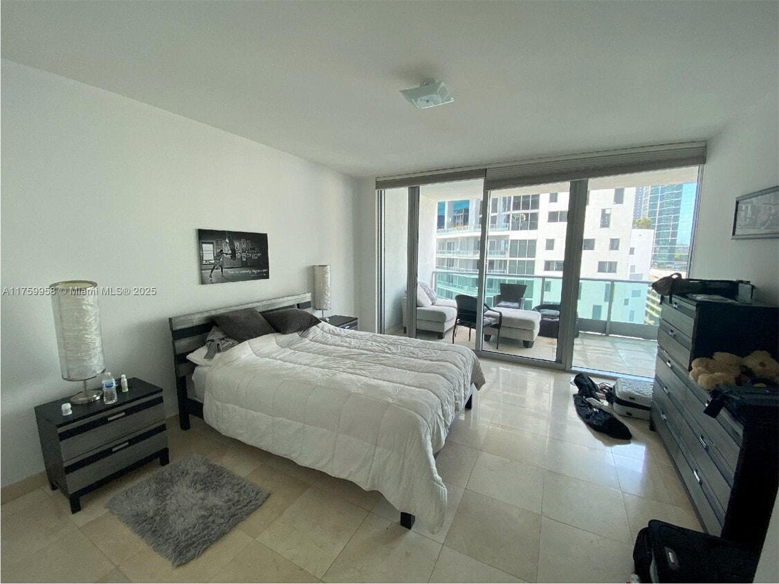 Primary Photo - 1331 Brickell Bay Dr