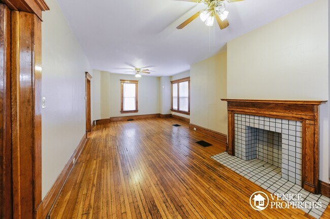 Building Photo - 2136 Indiana Ave