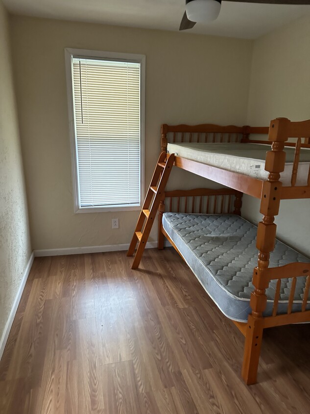Foto principal - 937 8th Ave