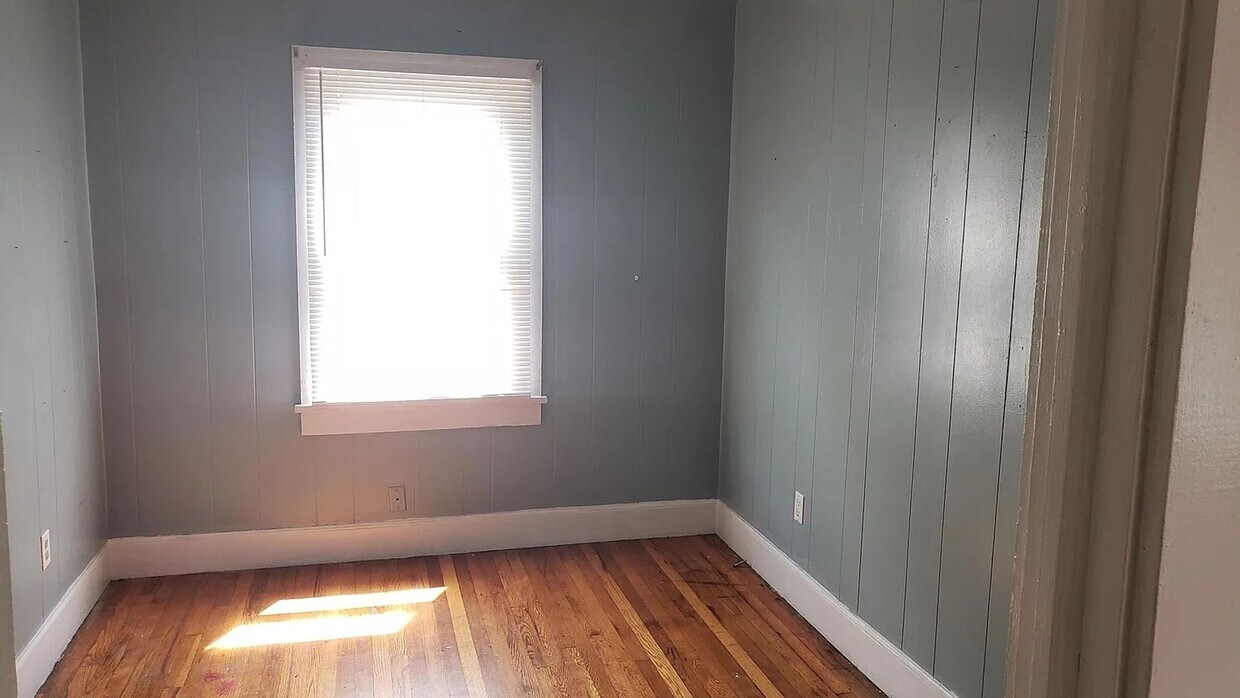 Foto del edificio - Charming 2BR House in Kingsport