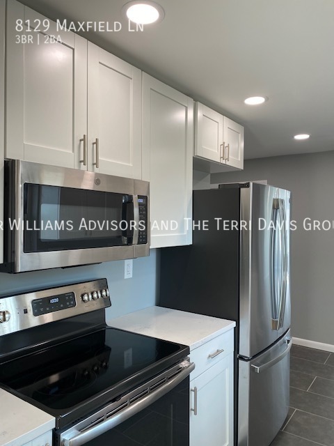 Building Photo - 8129 Maxfield Ln