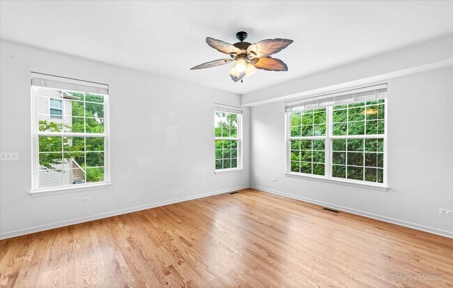 Foto del edificio - 738 Oak Hollow Rd
