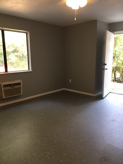 Foto del edificio - 1901 E Johnson Ave