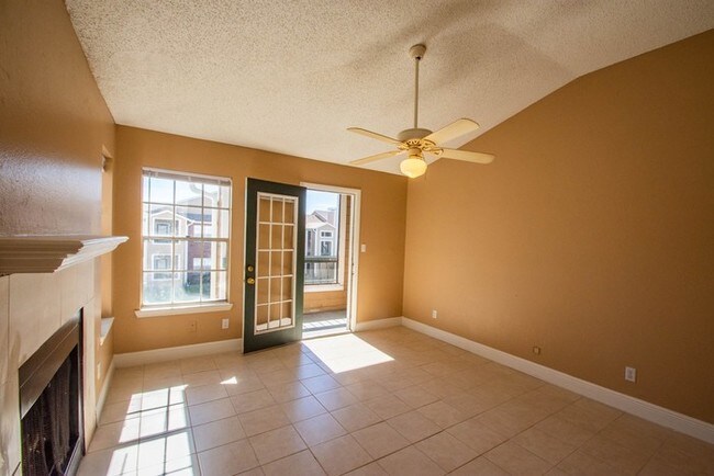 Foto del edificio - Bright & Cheerful 1/1 Condo Available Now