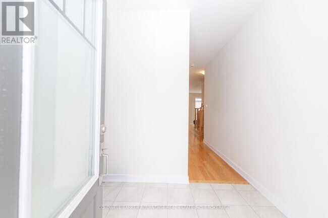 Building Photo - 55 Rowlock St