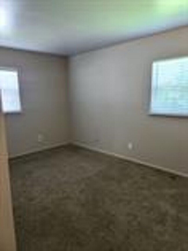 Building Photo - 610 Dogwood Dr