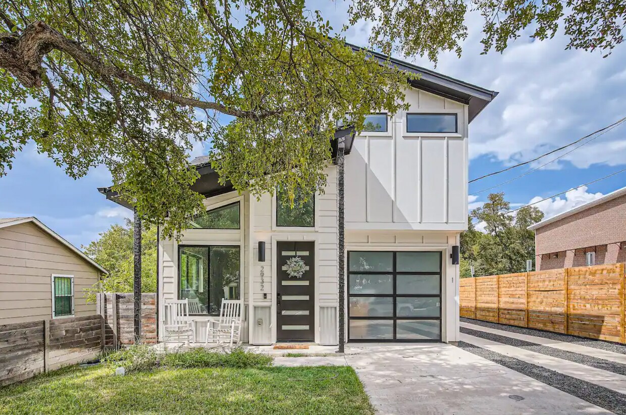 Foto principal - 2932 E 13th St