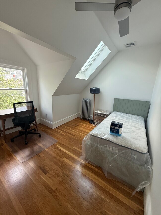 Foto del edificio - 96 Munroe St