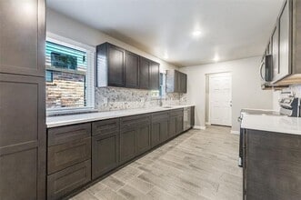 Building Photo - 2386 Chart Dr