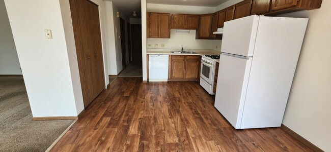 Building Photo - 280 WoodridgeUnit C