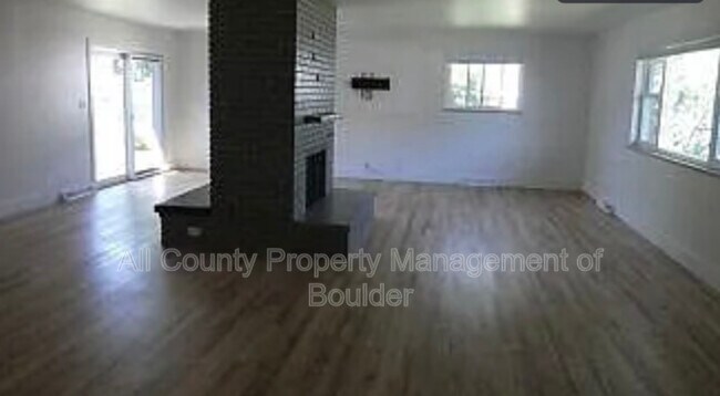 Building Photo - 4860 Sioux Dr