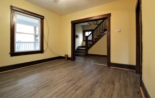 Foto del edificio - 565 Brockway Avenue