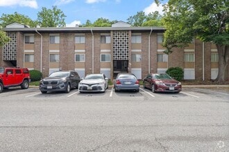 Building Photo - 569 Wilson Bridge Dr