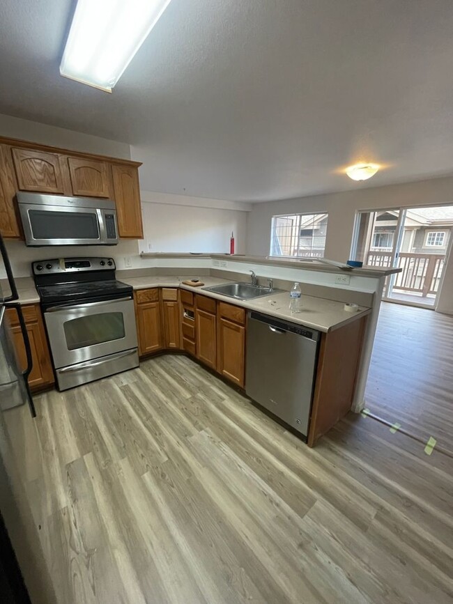 Building Photo - Beautiful Apartment in New Castle